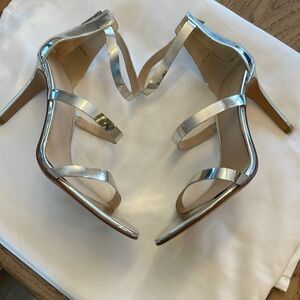 PELLE MODA LEATHER STRAPPY HEELS.  ZIPPER IN BACK.  NEW